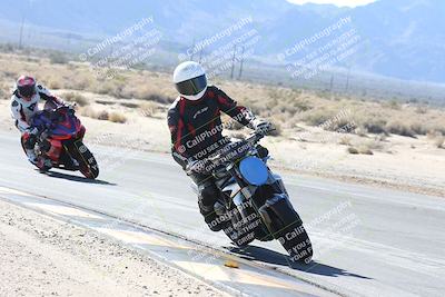 media/Dec-01-2025-Moto Forza (Mon) [[2daa91e15f]]/3-Beginner Group/Session 3 (Turn 16 Inside)/